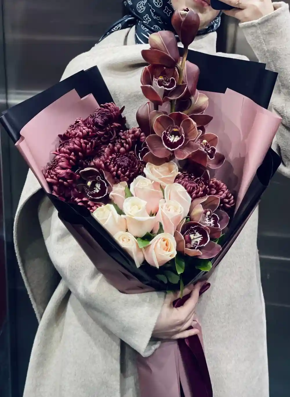 Grand Boxed Roses
